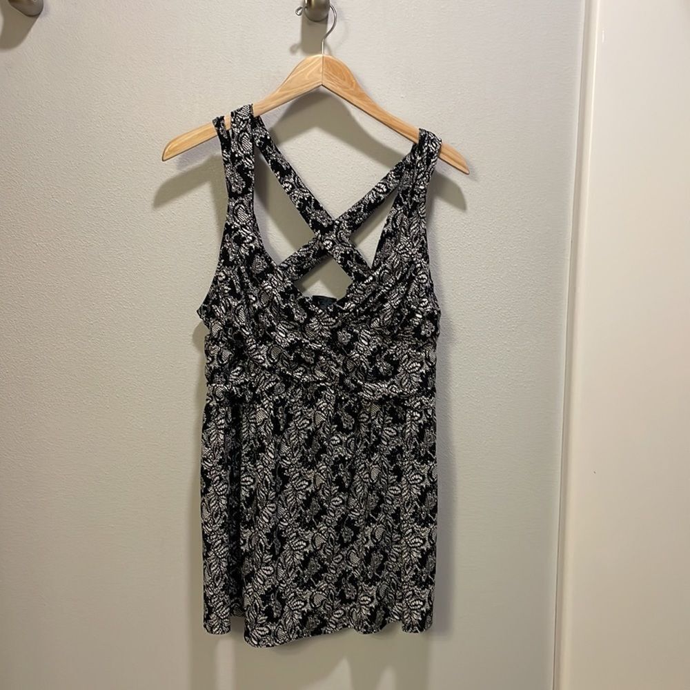 Torrid Womans black and white patterned top - Picture 2 of 13